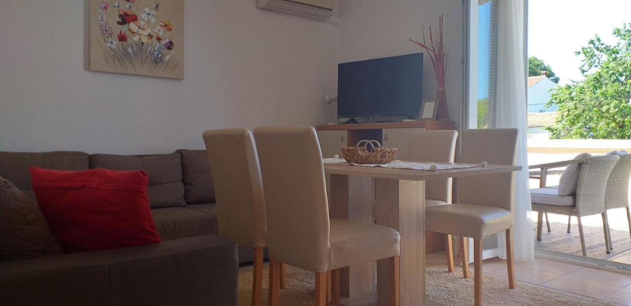 Apartments Golic Biograd Na Moru Luaran gambar