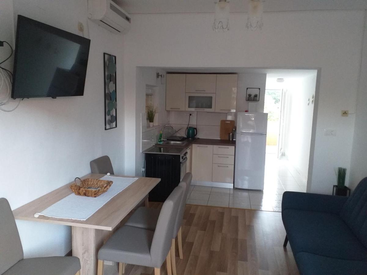 Apartments Golic Biograd Na Moru Luaran gambar