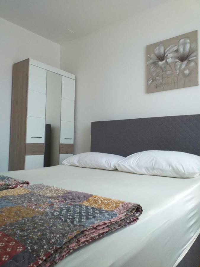 Apartments Golic Biograd Na Moru Luaran gambar