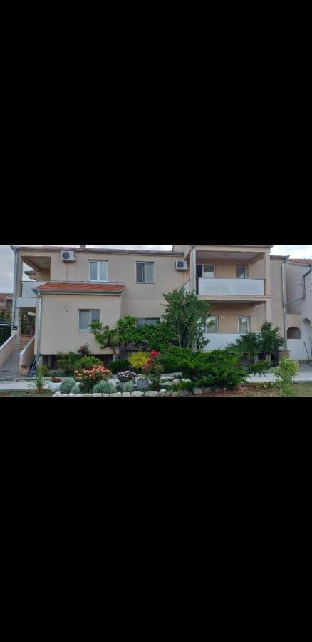 Apartments Golic Biograd Na Moru Luaran gambar
