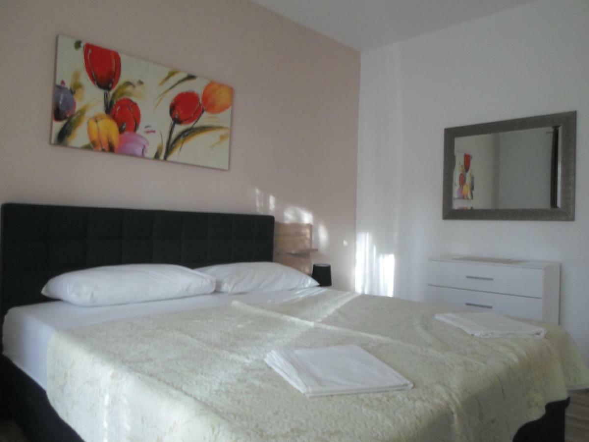 Apartments Golic Biograd Na Moru Luaran gambar