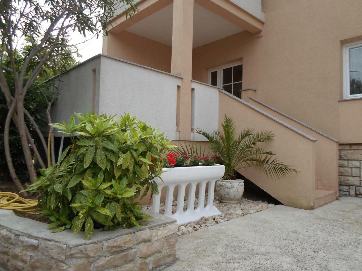 Apartments Golic Biograd Na Moru Luaran gambar